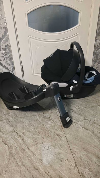 Автокрісло Cybex Aton M  + База Cybex Base M