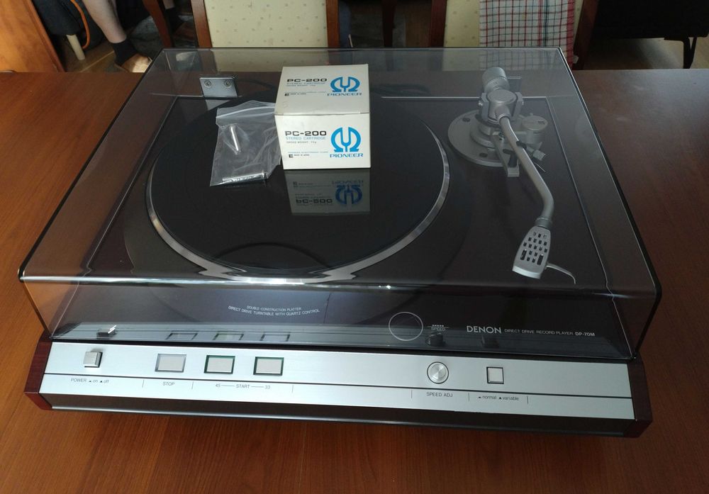 Gramofon Denon DP-70M