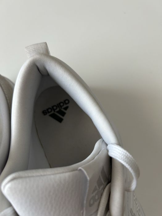 Продам кросівки adidas 46