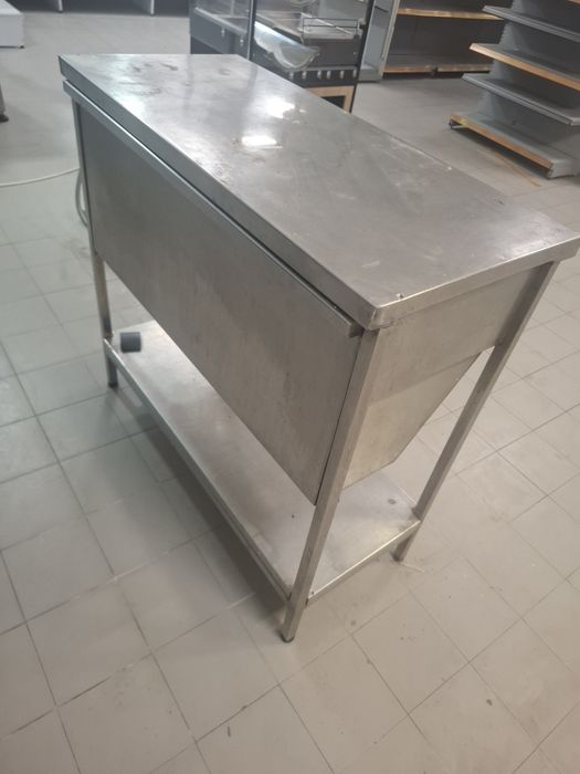 Balcão em inox com gaveta