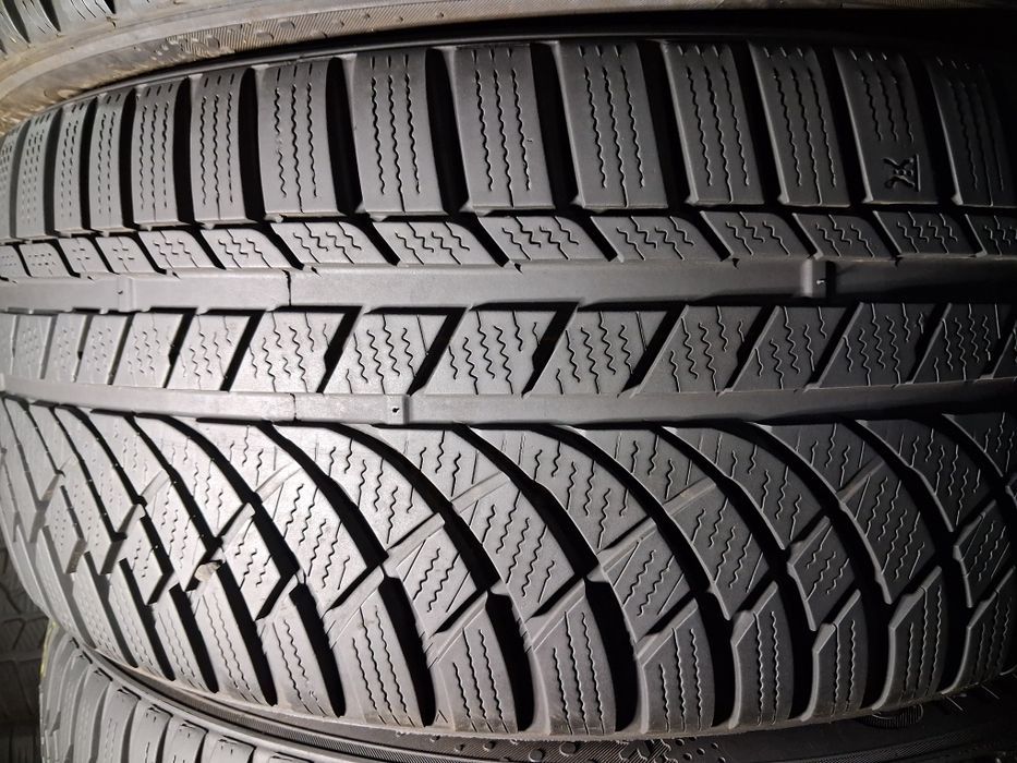 245/45 19 Kumho WinterCraft WP72  Резина зимова