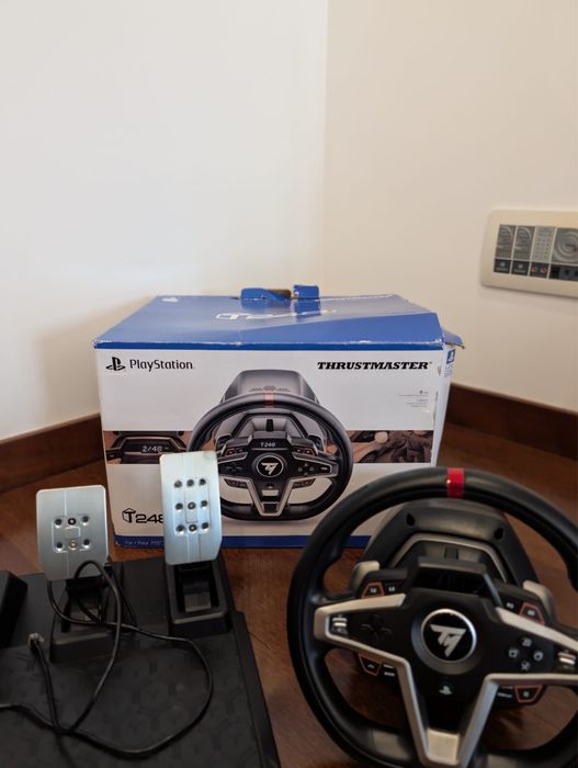 Volante THRUSTMASTER T248 NOVO, volante para PLAYSTATION e PC com TUDO