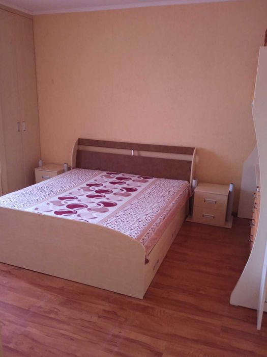 Можна на 1-2 місяці. Здам в гарному стані 2х кімн кв, центр