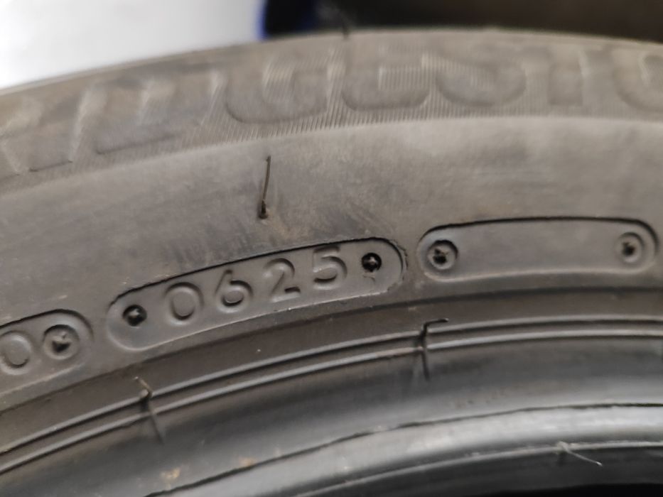 Komplet Opon Bridgestone Turanza 6, lato 215/60/17 96h