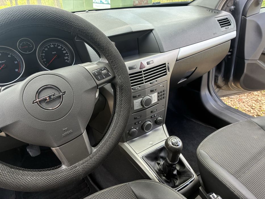 Opel Astra H caravan