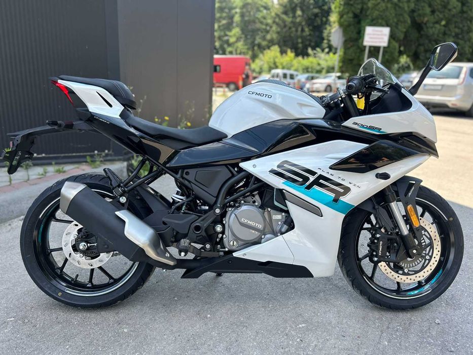 Мотоцикл CFMOTO 300SR