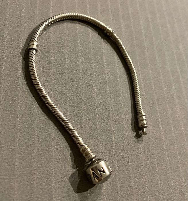 Bransoletka Pandora o splocie wężykowym