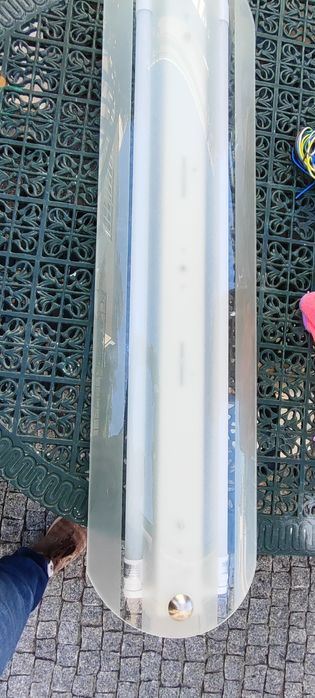 Flurecente com lâmpadas lede.