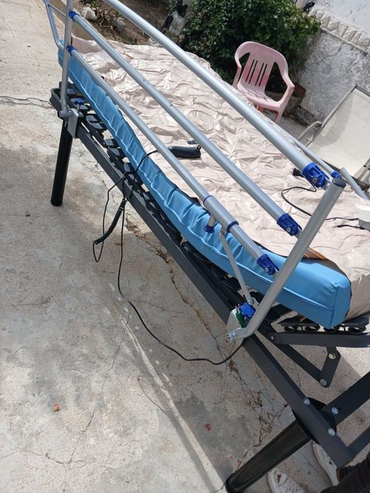 Cama articulada com colchão de enchimento