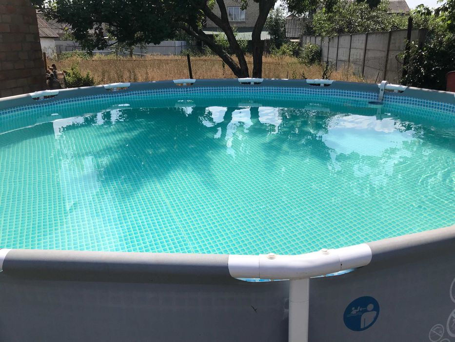 Бассейн продам в полном комплекте или обменяю на тентовый павильон