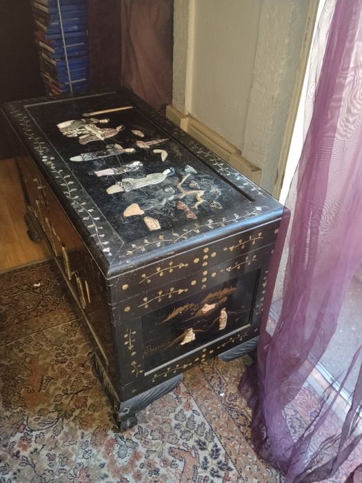 Arca em cânfora com madrepérola