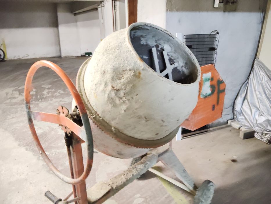 Concrete Mixer in Good Condition64750559651585121