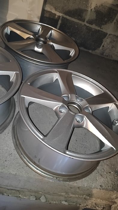 Felga aluminiowa Volvo R16