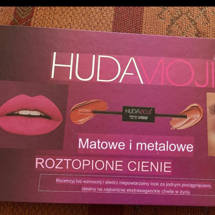 Zestaw dla kobiet blyszczyk plus cienie do powiek 11 szt