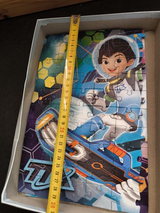 Puzzle Clementoni Disney Junior Miles 100 Peças.
Puzzle de 100 peças d