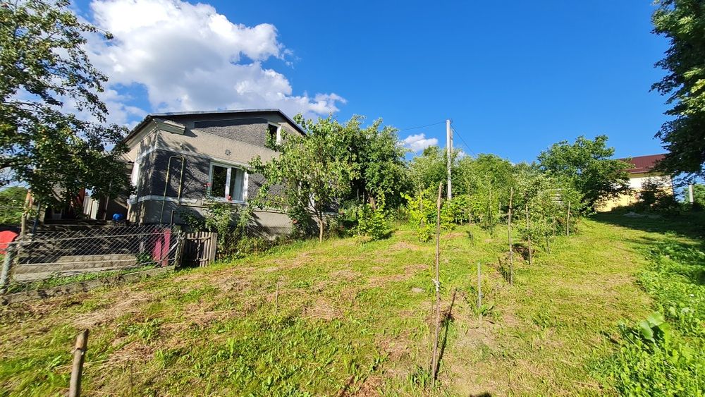 Продається будинок у с.Лісок Золочівського р-н вул. Головна 102
