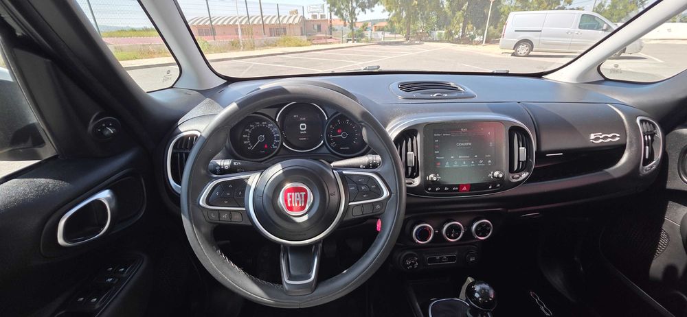 Fiat 500L teto panoramico