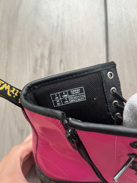 Różowe Dr Martens