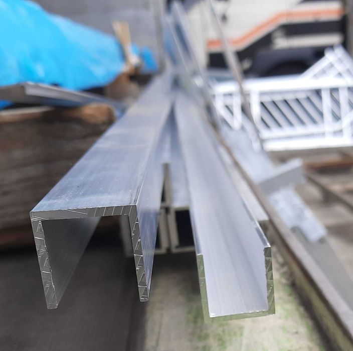 Ceownik Aluminiowy 25x25x2 mm