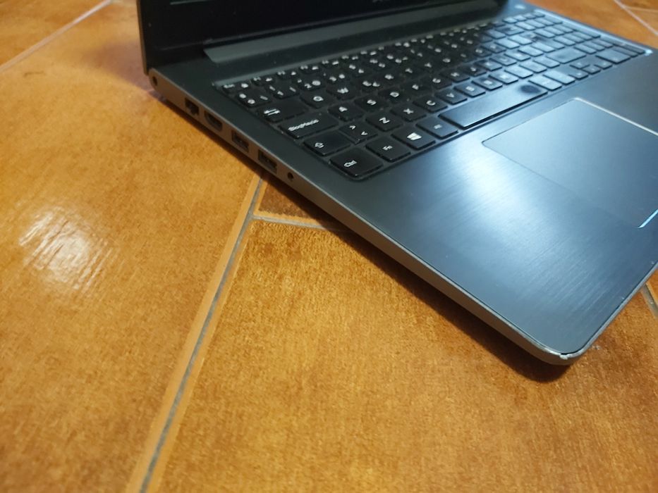 Portátil Dell Vostro 15 - intel i5