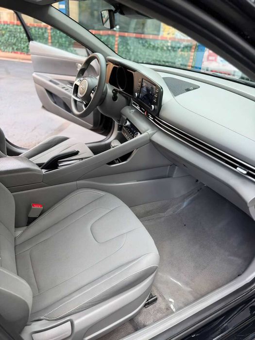 Hyundai Elantra      2022