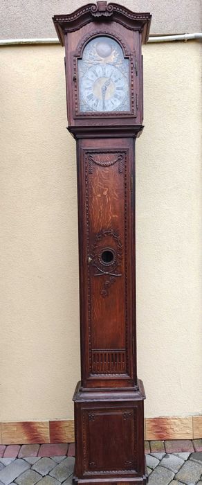 Duży stojący zegar
