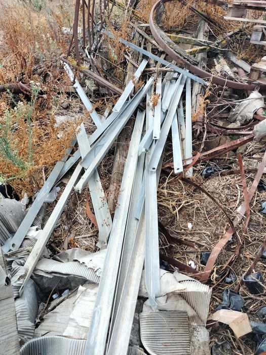 Selling scrap iron64285336321027121