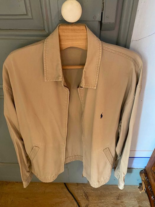 Coletes usados e outros casacos