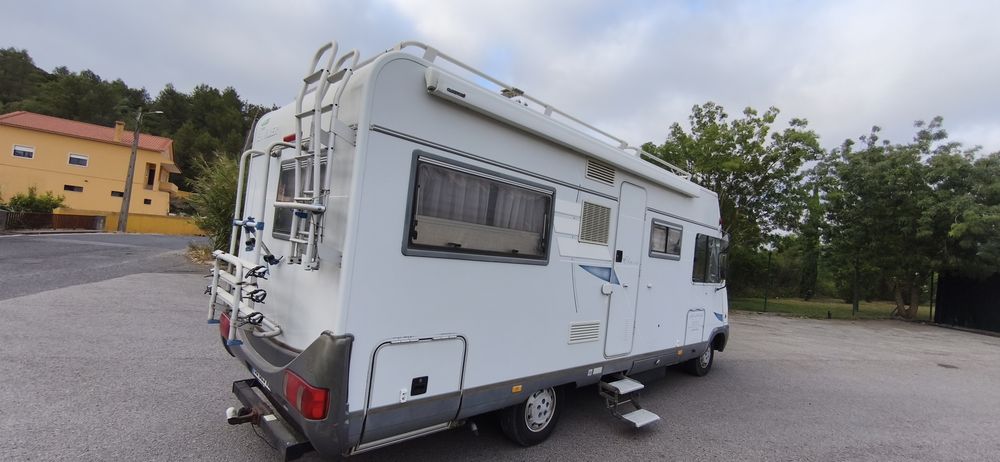 Autocaravana hymer 2.8  5 lugares de livrete