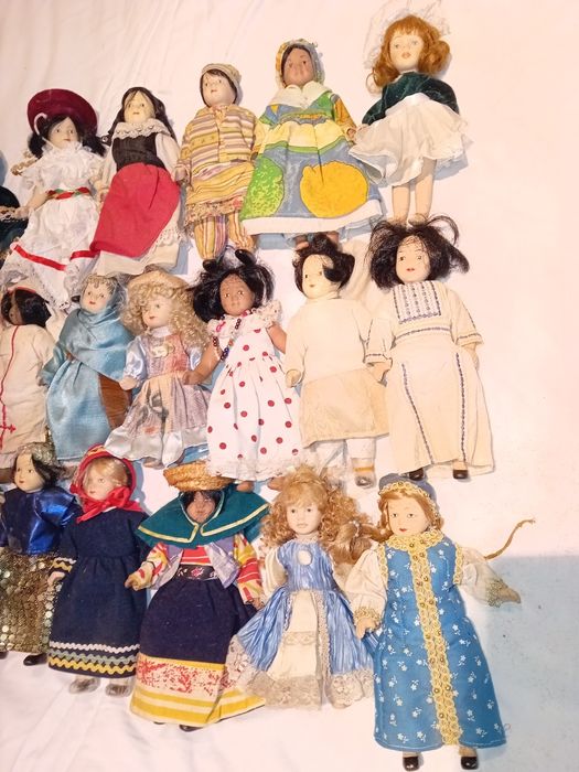 Conjunto de 26 Bonecas Colecção Bonecas do Mundo