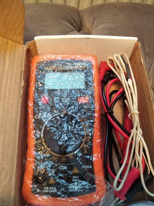 Продам мультиметр VC830L