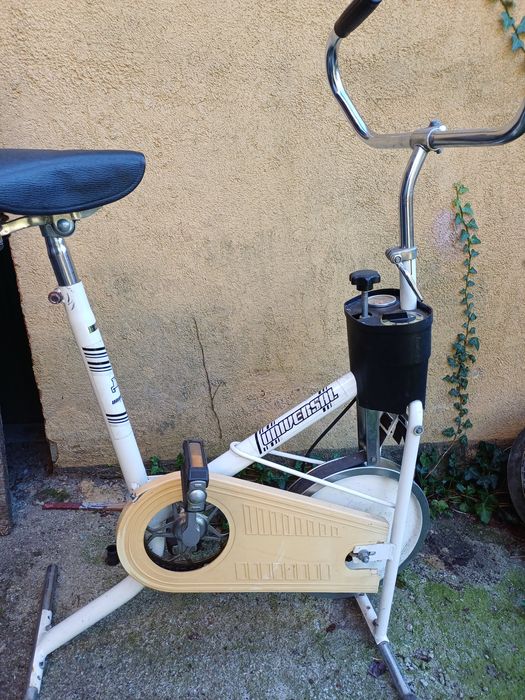 Stary rower stacjonarny PRL