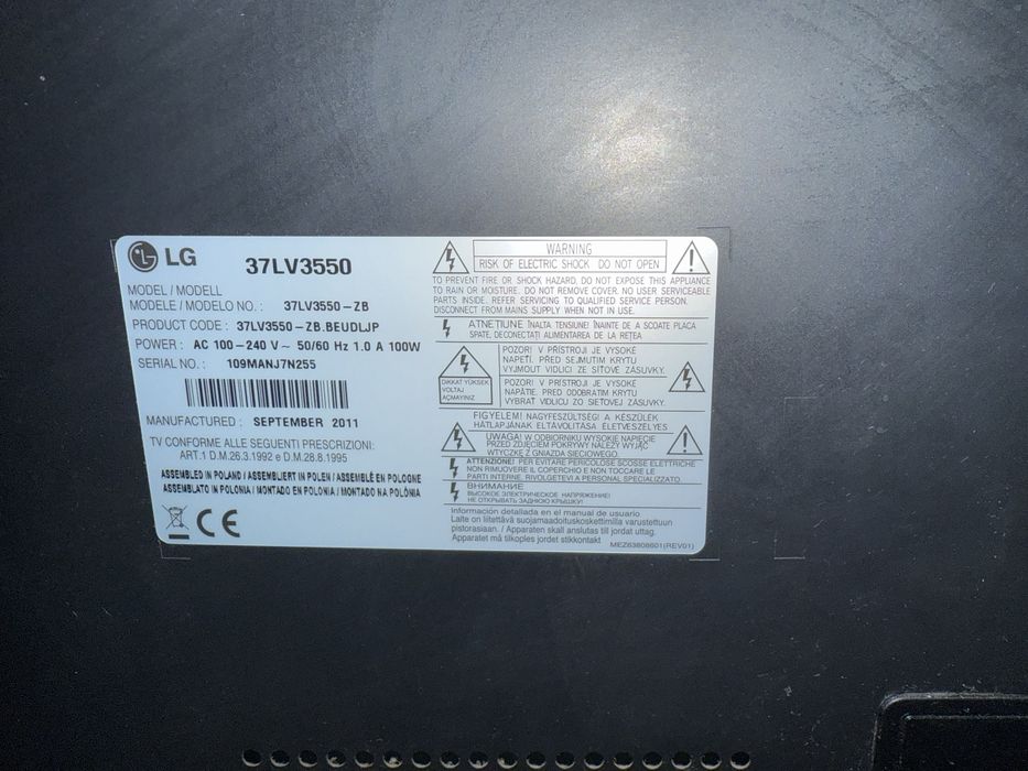 Terewizor LCD 37 cali płaski trzy letni