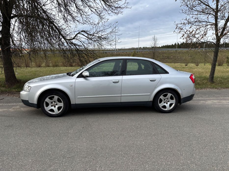 Audi a4b6 2001r gaz