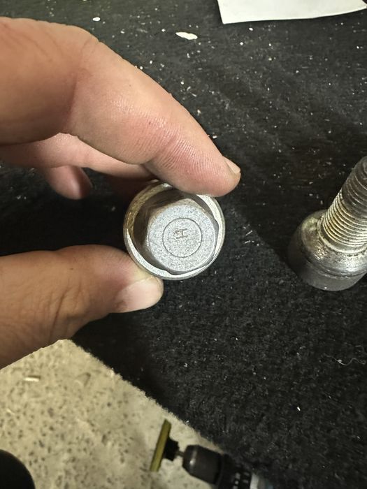 Секретні болти vw golf,skoda octavia,seat m14*1,5