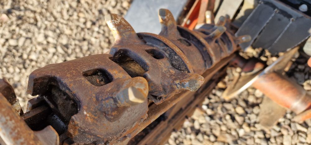 Koparka łańcuchowa ditch witch 1330 napęd hydrauliczny silnik honda