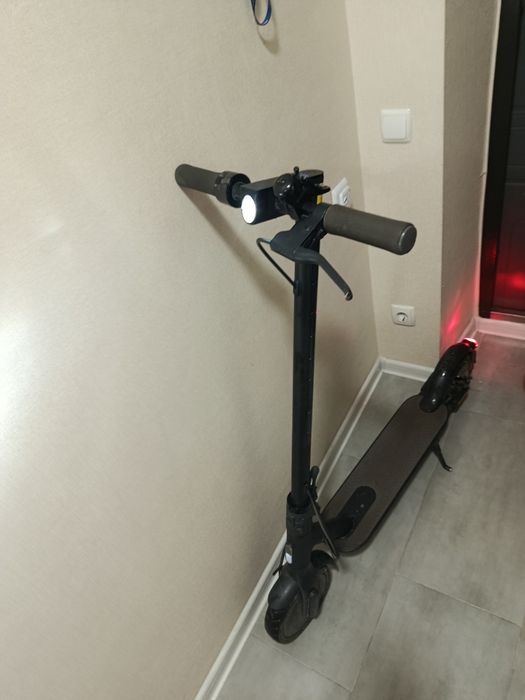 Продам електросамокат Xiaomi