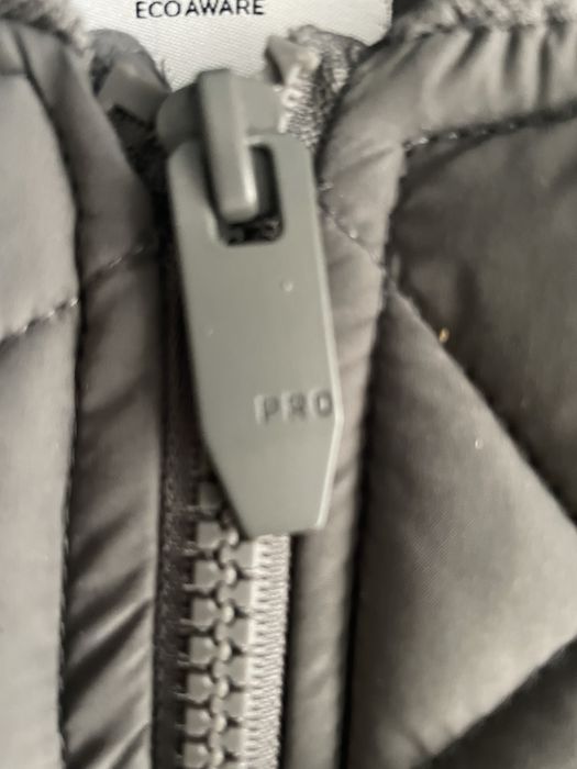 Теплий бомбер бренду HOUSE