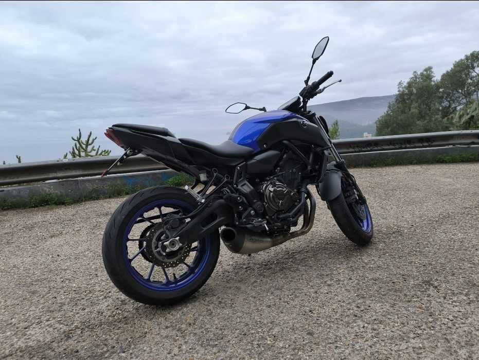Yamaha mt 07 blue