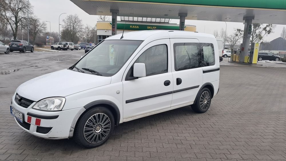 Opel Combo diesel 5 osób klimatyzacja