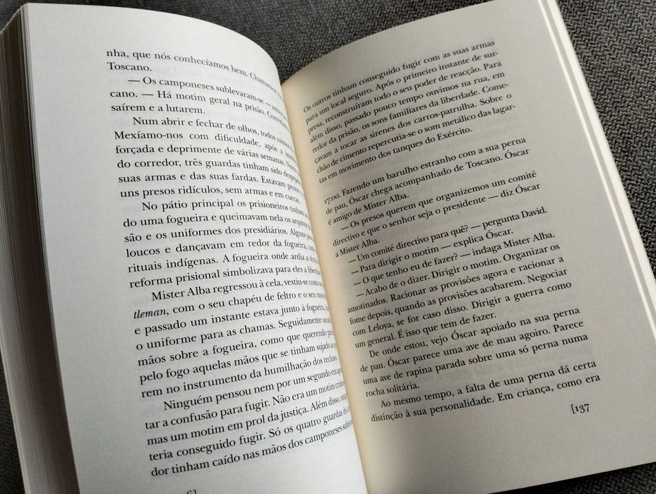 Livro "A prisão" de Jesús Zárate