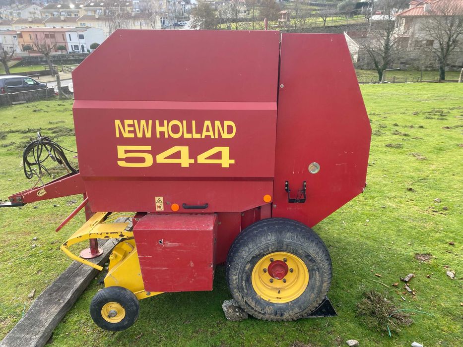 Enfardadeira New Holland 544