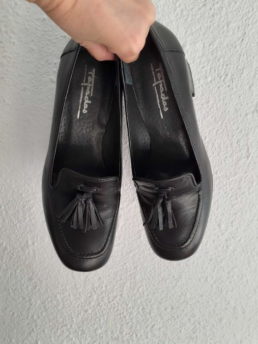 Sapatos pele pretos clássicos Tapadas 37