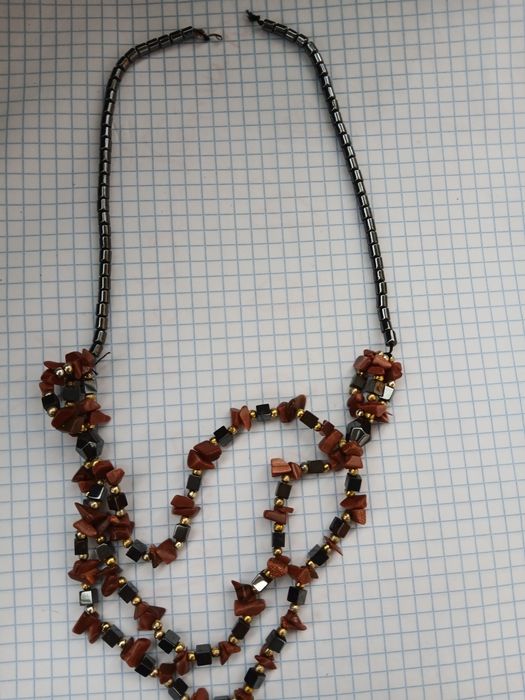 Винтажные красивые бусы из камня