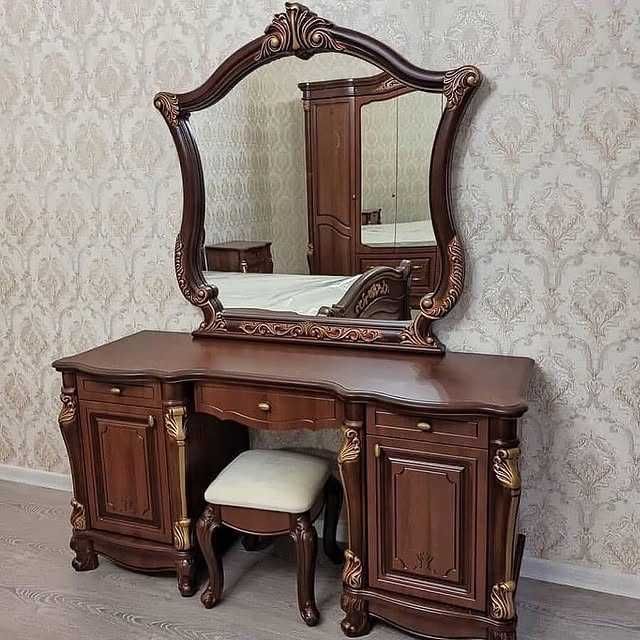 Продам спальный гарнитур