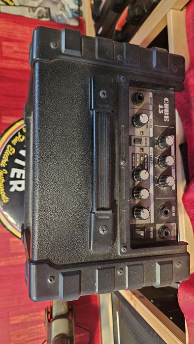 Amplificador Guitarra Roland Cube 15