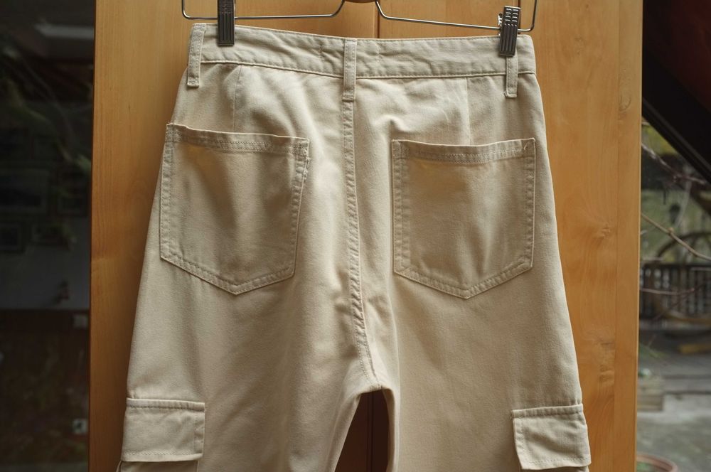 Stradivarius STR spodnie cargo bojówki wysoki stan proste nogawki 36