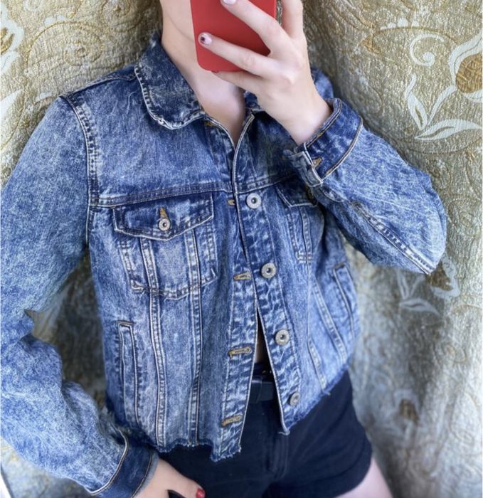 Джинсова жіноча куртка