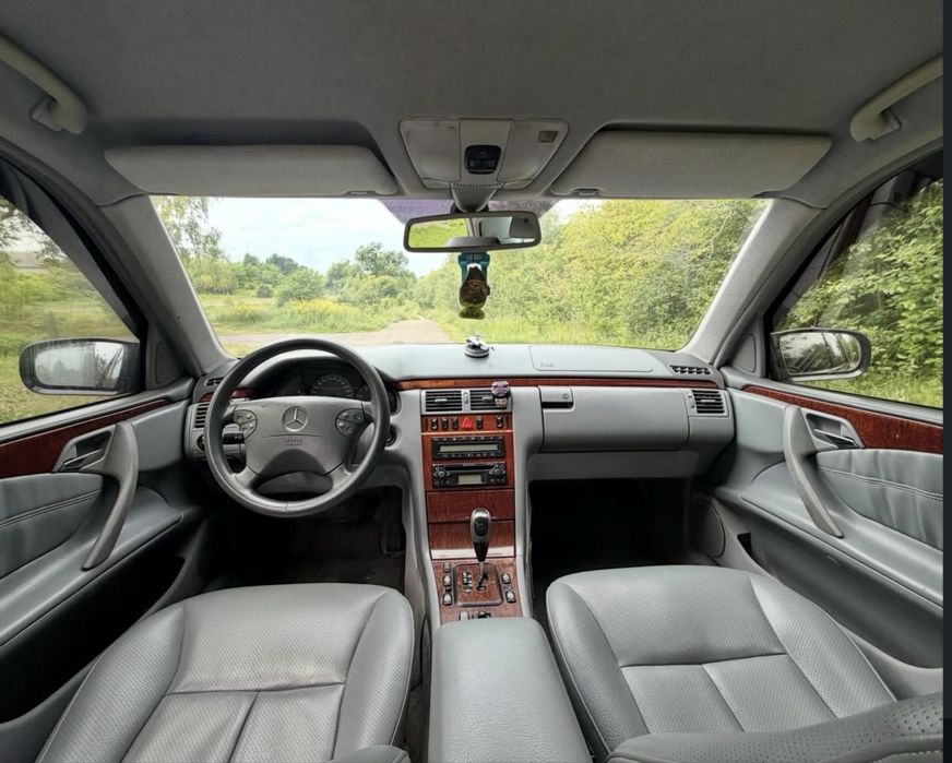 Продам Mercedes-Benz 210