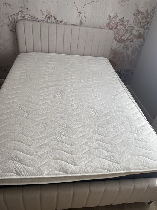 Materac Hilding top nawierzchniowy i stelaż 140x200